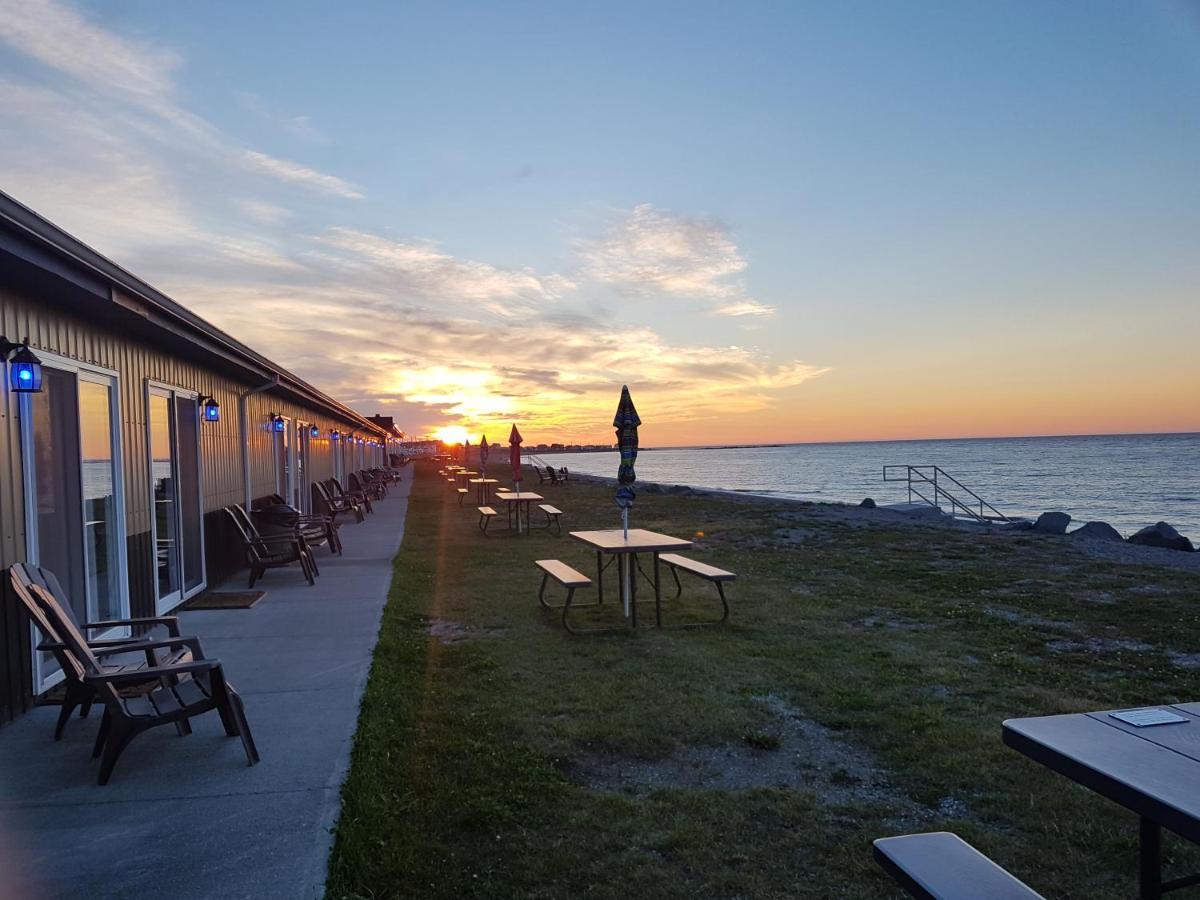 Motel Manoir sur Mer Sainte Anne-des-Chênes Exterior foto